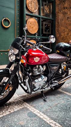 ROYAL ENFIELD INTERCEPTOR 